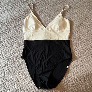 Summersalt The Wave Black White Sz 8